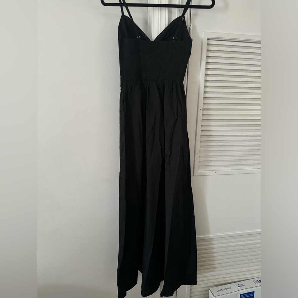 BN -D’iyanu maxi dress with cut out in the front